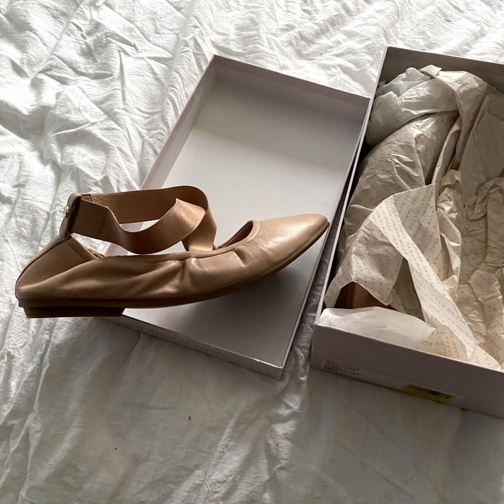 New in box Taryn Rose ballet flats